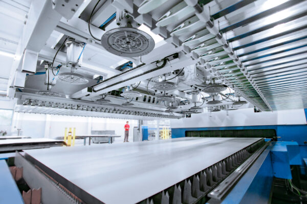 Loadmaster für Metallverarbeitung bei MEZ