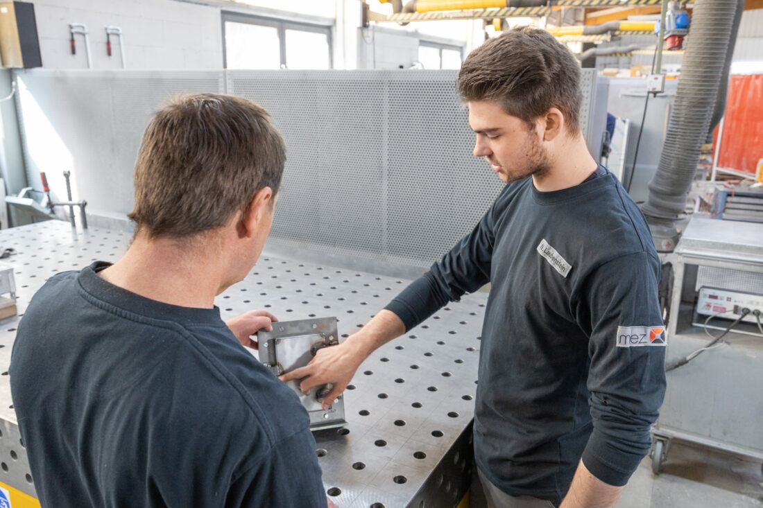 Arbeiten bei MEZ: Konstruktion von Maschineneinhausungen